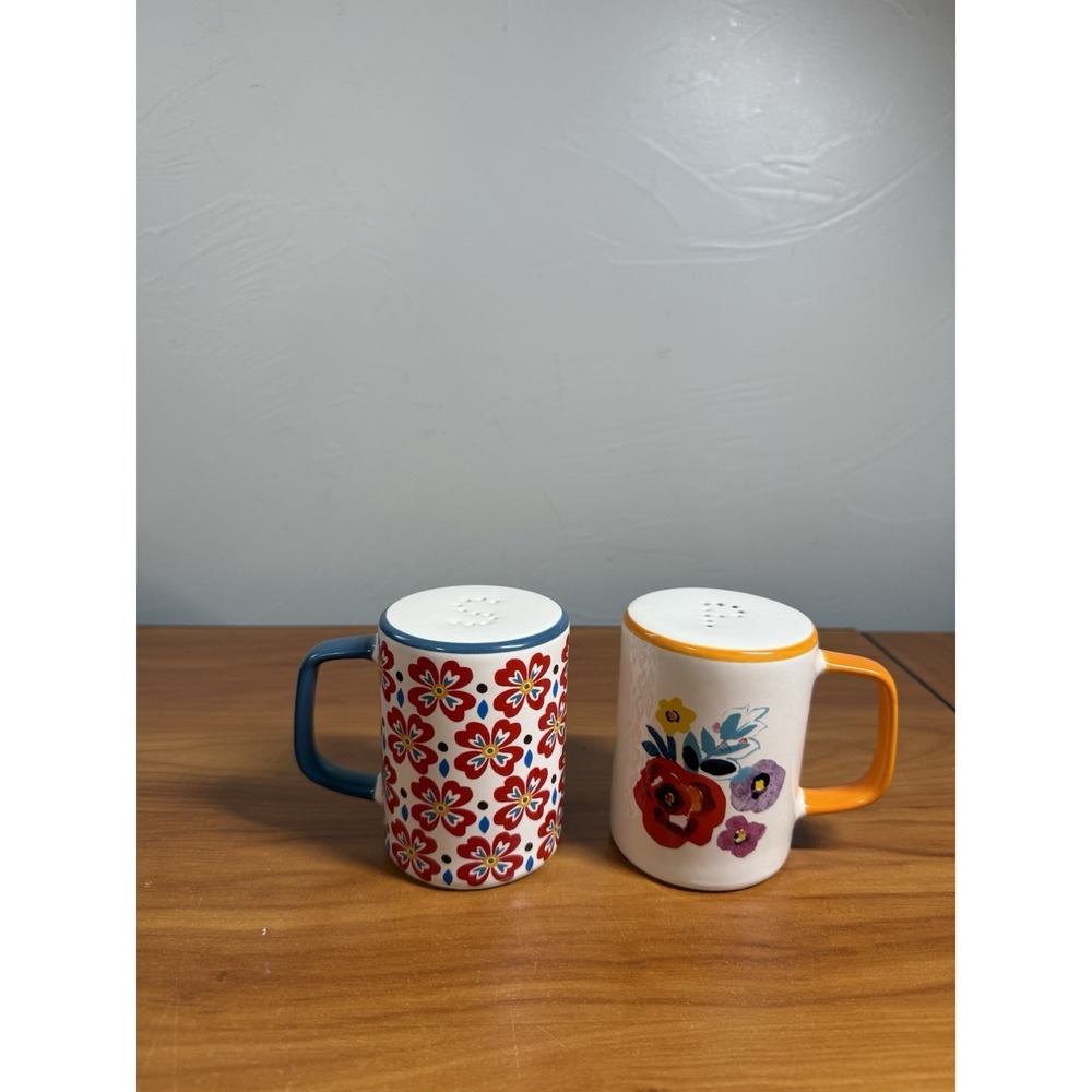 The Pioneer Woman Flea Market Stove Top Salt & Pepper Shaker Set Farmhouse